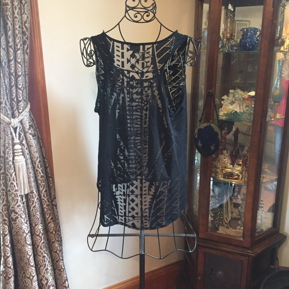 Mossimo sleeveless black top - Picture 3 of 5